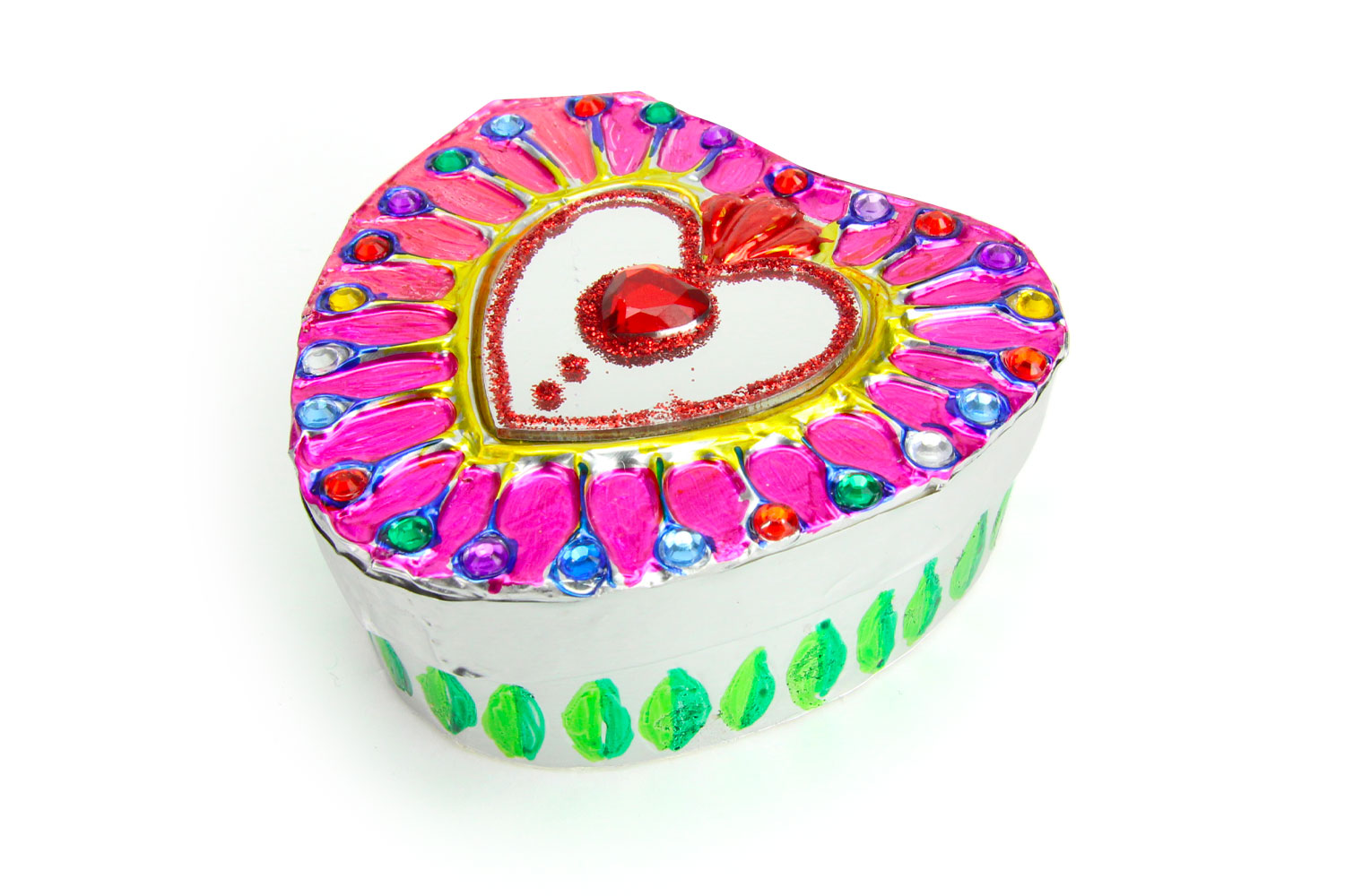 Caja corazón de metal para repujar