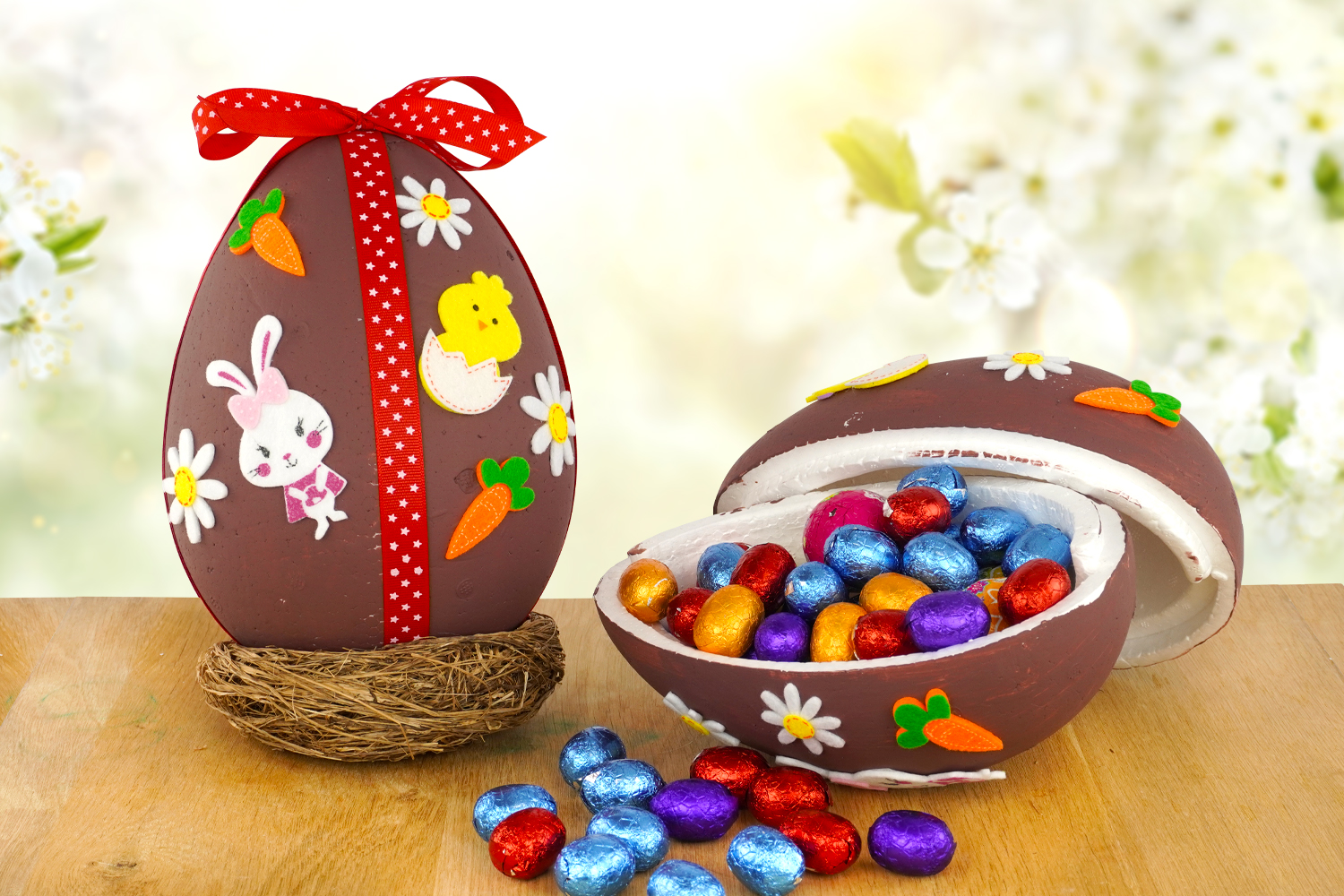 Huevo sorpresa lleno de chocolates