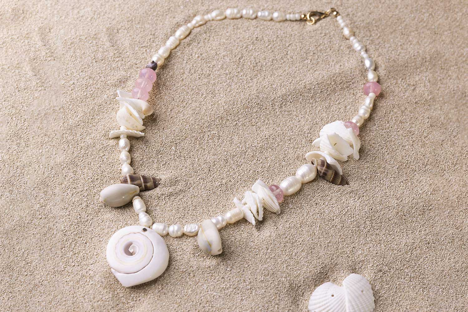 Collar de conchas