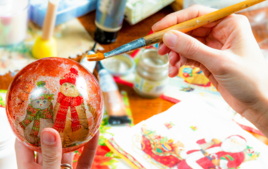 Decoro una bola de Navidad - Actividades de Navidad - 10doigts.fr