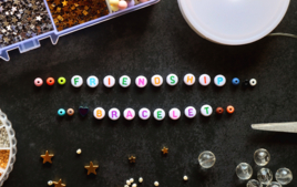 Pulseras de amistad - Actividades de bisutería - 10doigts.fr