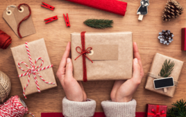 Envuelvo mis regalos de Navidad. - Actividades de Navidad - 10doigts.fr