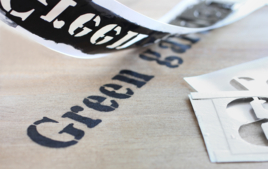 I Paint with Stencils - Creative Activities - 10doigts.fr