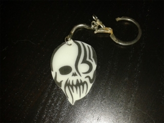 Tête de mort en porte-clé - Plastique maqique (rétractable) - 10doigts.fr