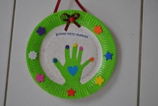 assiette fête des mères - Fêtes des pères et mères - 10doigts.fr