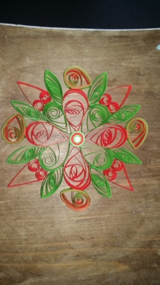 Quilling étoile verte et rouge - Quilling - 10doigts.fr