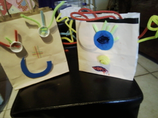 Sacs  pour gourmandises Halloween - Créations d'enfant - 10doigts.fr