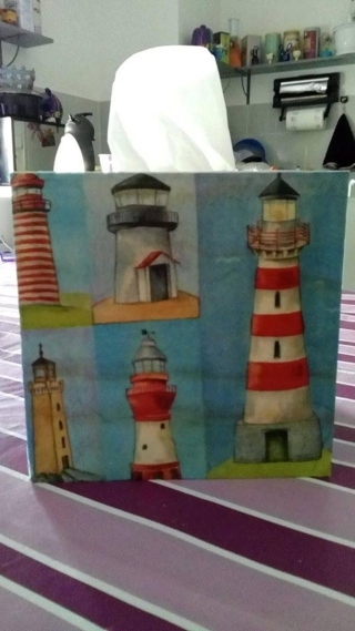 Boîte à mouchoirs phare - Vernis collage papiers, serviettes - 10doigts.fr