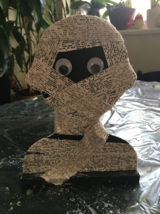 La momie de Ninon - Vernis collage papiers, serviettes - 10doigts.fr