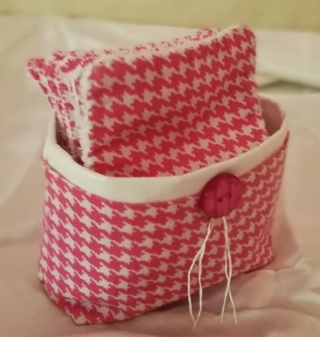 Lingettes visage tissu vichy et panier support assorti - Couture, point de croix... - 10doigts.fr