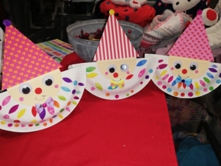 Arlequin rigolo - Fêtes, déguisements - 10doigts.fr