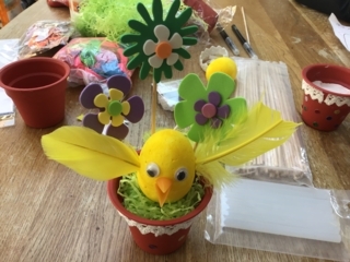 Poussin de Pâques très décoratifs - Créations d'enfant - 10doigts.fr