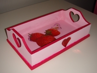 plateau fraise - Vernis collage papiers, serviettes - 10doigts.fr