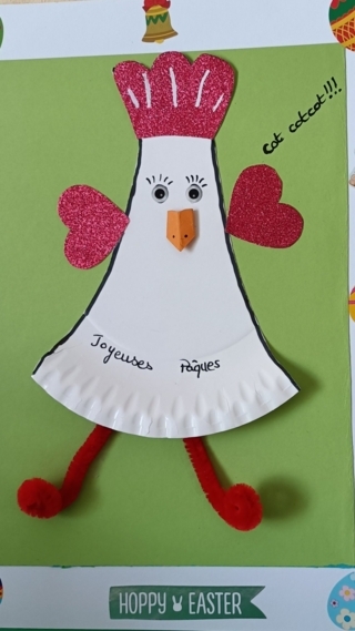 Poule de Pâques avec une assiette en carton - 10doigts.fr