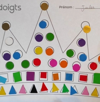 Couronne gommettes - 10doigts.fr