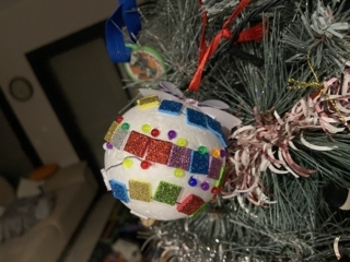 Boule de Noël mosaïques - 10doigts.fr