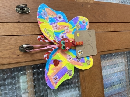 Papillon avec une pince à linge - 10doigts.fr