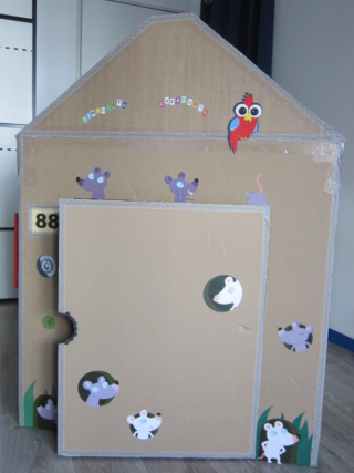 Maison en carton - 10doigts.fr