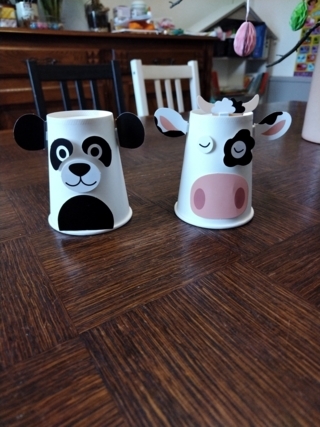 Gobelets animaux - 10doigts.fr