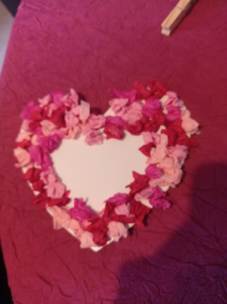 Coeur en papier de soie - 10doigts.fr