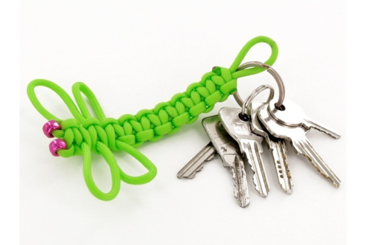 Libélula en paracorde - Actividades manuales para fabricar tus llaveros - 10doigts.fr