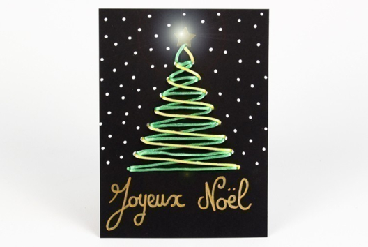 Christmas Tree Embroidery Card - 0 - Card Making Crafts: Our Creative Ideas for Children - 10doigts.com - Card Making Crafts: Our Creative Ideas for Children - 10doigts.fr
