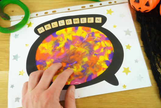 Actividad Caldero Halloween Bebé - Actividades manuales Halloween - 10doigts.fr