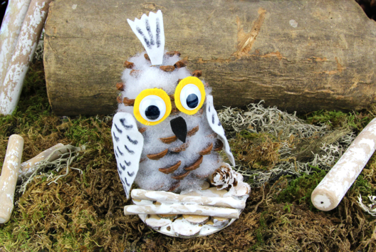 White Owl with a Pine Cone - 1 - Animal Crafts: Our Creative Ideas for Children - 10doigts.com - Animal Crafts: Our Creative Ideas for Children - 10doigts.fr