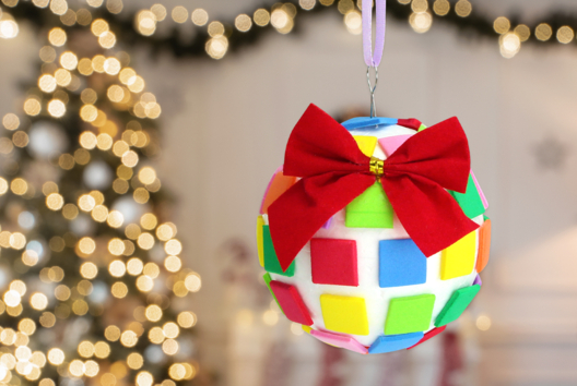 Christmas Mosaic Ball - 1 - Mosaic Crafts - 10doigts.com - Mosaic Crafts - 10doigts.fr