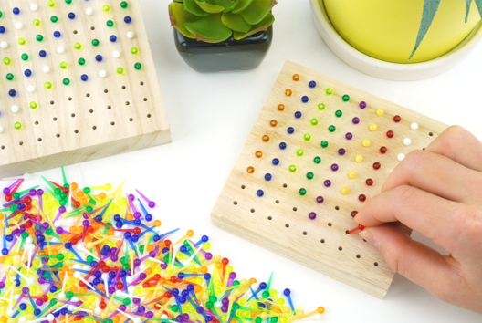 Actividad Soporte Pinchable Montessori - Actividades manuales Montessori para aprender manipulando - 10doigts.fr