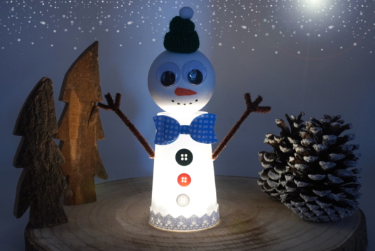 Light-Up Snowman with a Cup - 2 - Christmas Crafts - 10doigts.com - Christmas Crafts - 10doigts.fr - 2