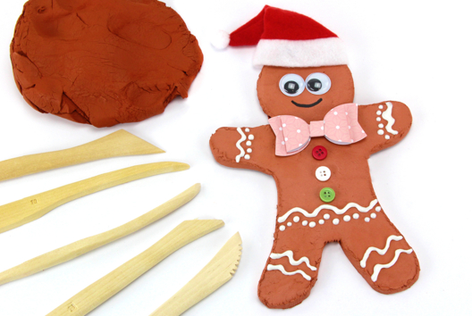 hombre de jengibre navideño niño pasta para modelar - Actividades manuales de Navidad - 10doigts.fr