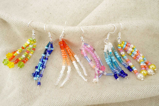 pendientes de rocaille - Actividades manuales para la creación de tus joyas - 10doigts.fr