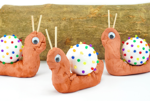 Modeling Clay Snail and Planting Pins - 2 - Animal Crafts: Our Creative Ideas for Children - 10doigts.com - Animal Crafts: Our Creative Ideas for Children - 10doigts.fr - 2