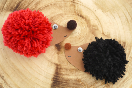 Pom Pom Hedgehog - 1 - Animal Crafts: Our Creative Ideas for Children - 10doigts.com - Animal Crafts: Our Creative Ideas for Children - 10doigts.fr