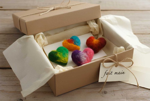 Felted Wool Heart Brooch - 1 - Handicrafts for Creating Your Jewelry - 10doigts.com - Handicrafts for Creating Your Jewelry - 10doigts.fr