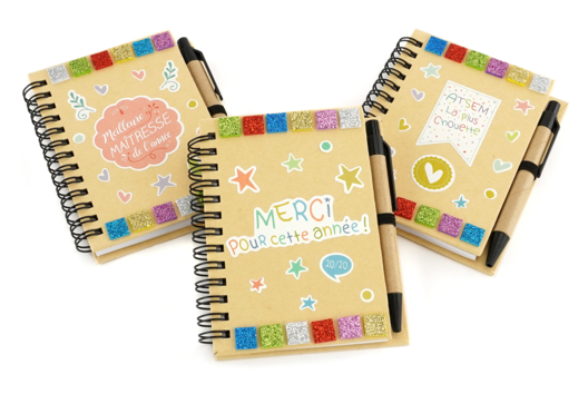 regalo de fin de año cuaderno de notas - Manualidades y regalos para maestras, maestros,  niñeras... - 10doigts.fr - 2