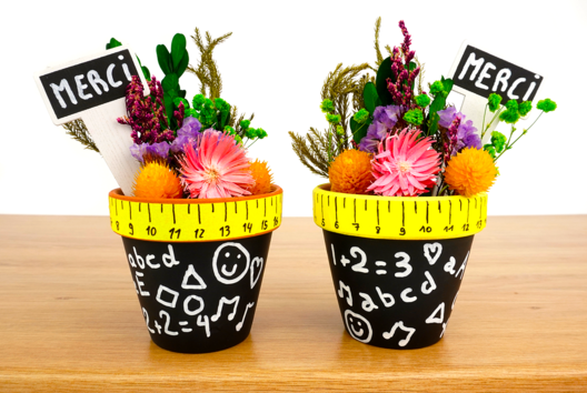 Regalo Maestra Maceta Flores Secas - Manualidades y regalos para maestras, maestros,  niñeras... - 10doigts.fr - 2