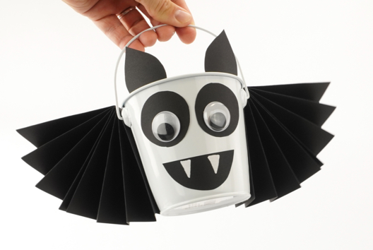 murciélago cubo de caramelos DIY Halloween - Manualidades para Halloween - 10doigts.fr - 2