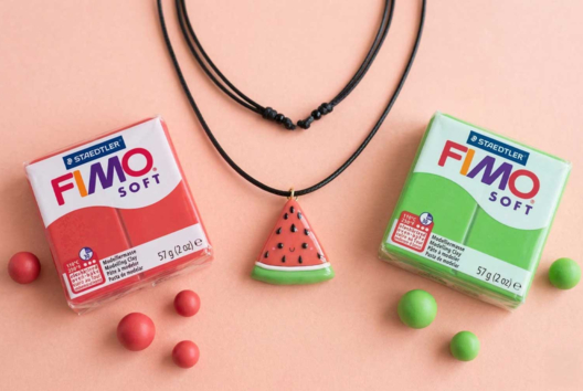 collier fimo pasteque kawai - Actividades manuales de modelado - 10doigts.fr