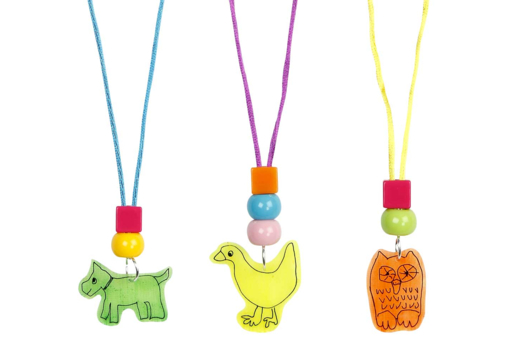 Cute Magic Plastic Necklaces - 2 - Shrink Plastic Crafts: The Magic Paper That Shrinks and Becomes Solid - 10doigts.com - Shrink Plastic Crafts: The Magic Paper That Shrinks and Becomes Solid - 10doigts.fr - 2