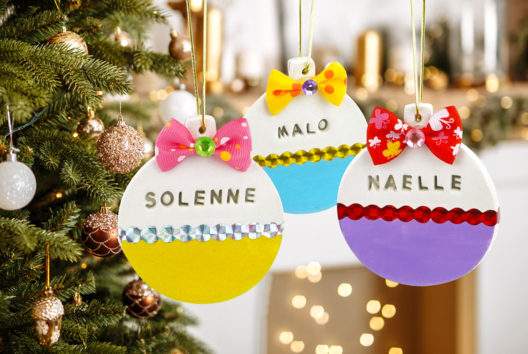 Personalized Christmas Bauble with a Name - 2 - Christmas Crafts - 10doigts.com - Christmas Crafts - 10doigts.fr - 2