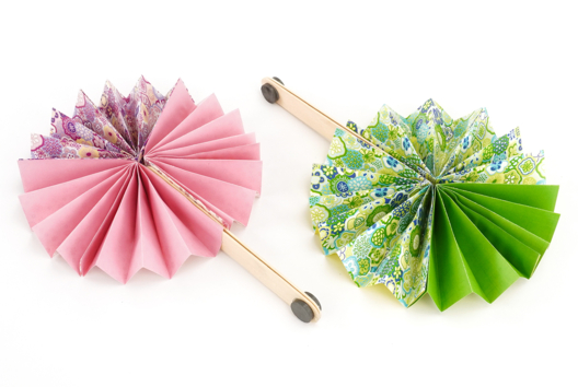 fabrica tu abanico de papel - Manualidades para verano - 10doigts.fr - 2