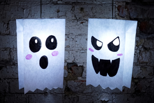 glowing ghost paper bag Halloween - Halloween Crafts - 10doigts.fr
