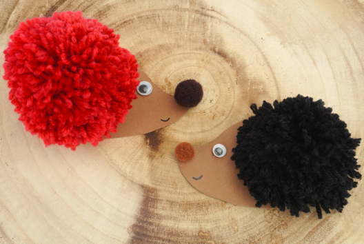 Pom Pom Hedgehog - 2 - Animal Crafts: Our Creative Ideas for Children - 10doigts.com - Animal Crafts: Our Creative Ideas for Children - 10doigts.fr - 2