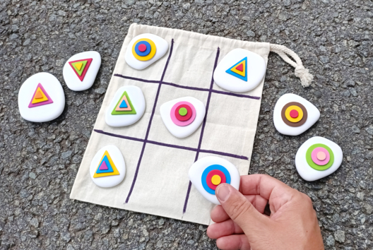 juego de tres en raya DIY niño - Actividades manuales alrededor de los juegos para divertirse con juegos hechos a mano - 10doigts.fr