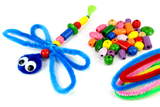 Giant Dragonfly with Beads and Chenille Stems - 1 - Kids Crafts Activities - 10doigts.com - Handicrafts Activities - 10doigts.fr