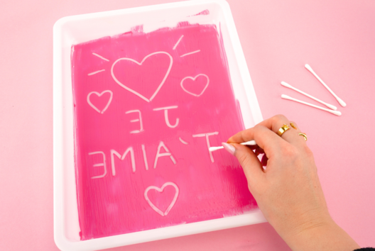 linogravure niño día de las madres - Actividades manuales San Valentín - 10doigts.fr - 2