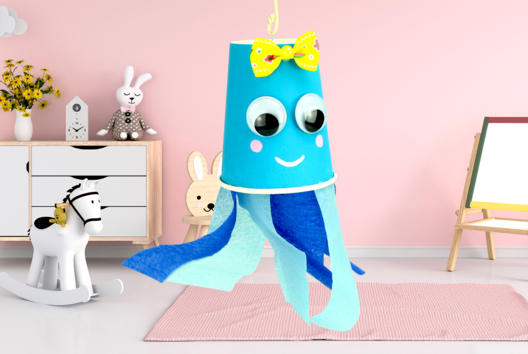 Make a Beautiful Jellyfish with a Cup and Crepe Paper - 1 - Animal Crafts: Our Creative Ideas for Children - 10doigts.com - Animal Crafts: Our Creative Ideas for Children - 10doigts.fr