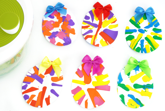 pintura centrifugadora de ensalada huevos de Pascua - Actividades manuales DIY Pascua - 10doigts.fr